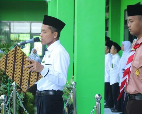 upacara hari guru man 5 kediri 2022