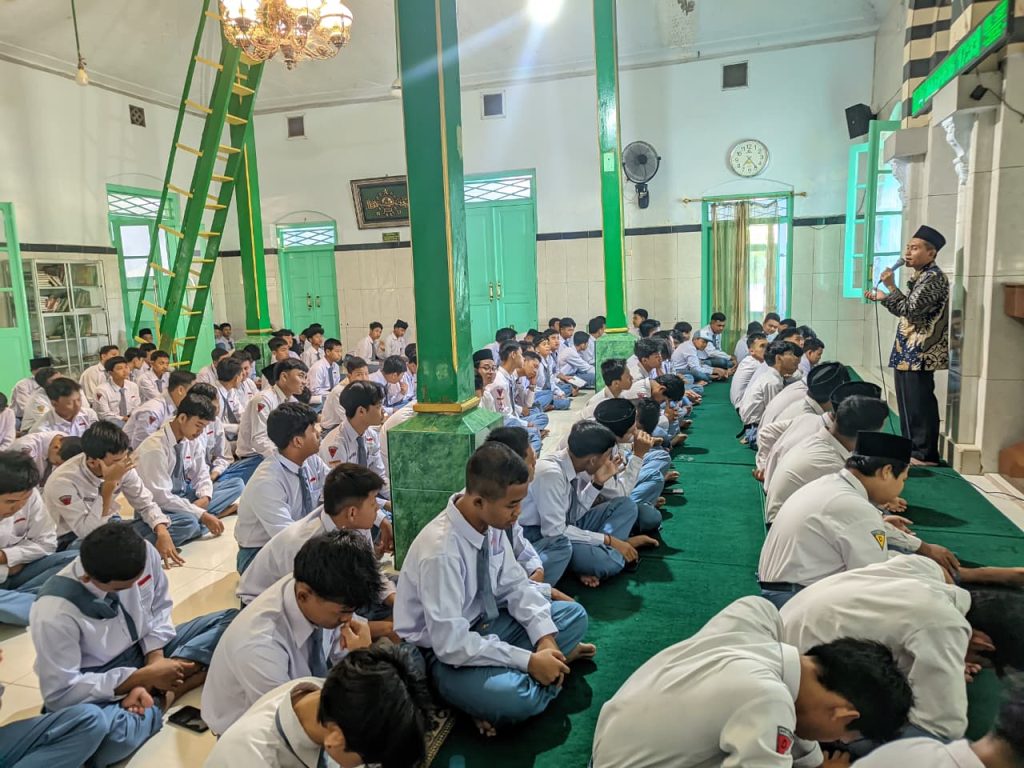 Istighosah dan Doa Bersama untuk Indonesia di MAN 5 Kediri