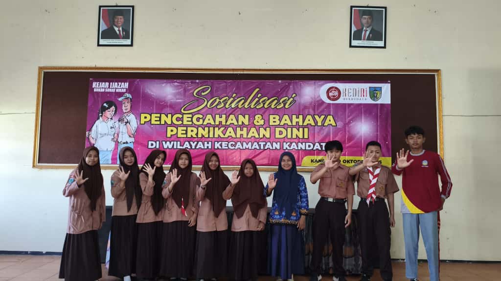 SISWA MAN 5 KEDIRI IKUTI SOSIALISASI PENCEGAHAN PERNIKAHAN DINI SISWA MAN 5 KEDIRI IKUTI SOSIALISASI PENCEGAHAN PERNIKAHAN DINI