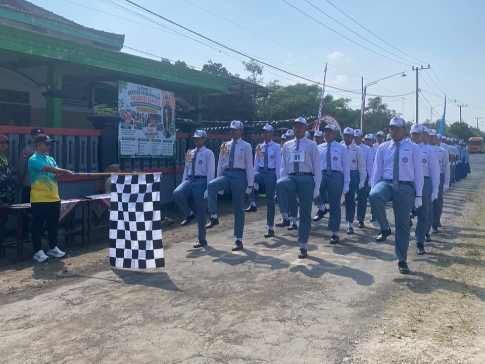 Dua Regu MAN 5 Kediri Tampil dalam Lomba LBB Kecamatan Kandat Dua Regu MAN 5 Kediri Tampil dalam Lomba LBB Kecamatan Kandat