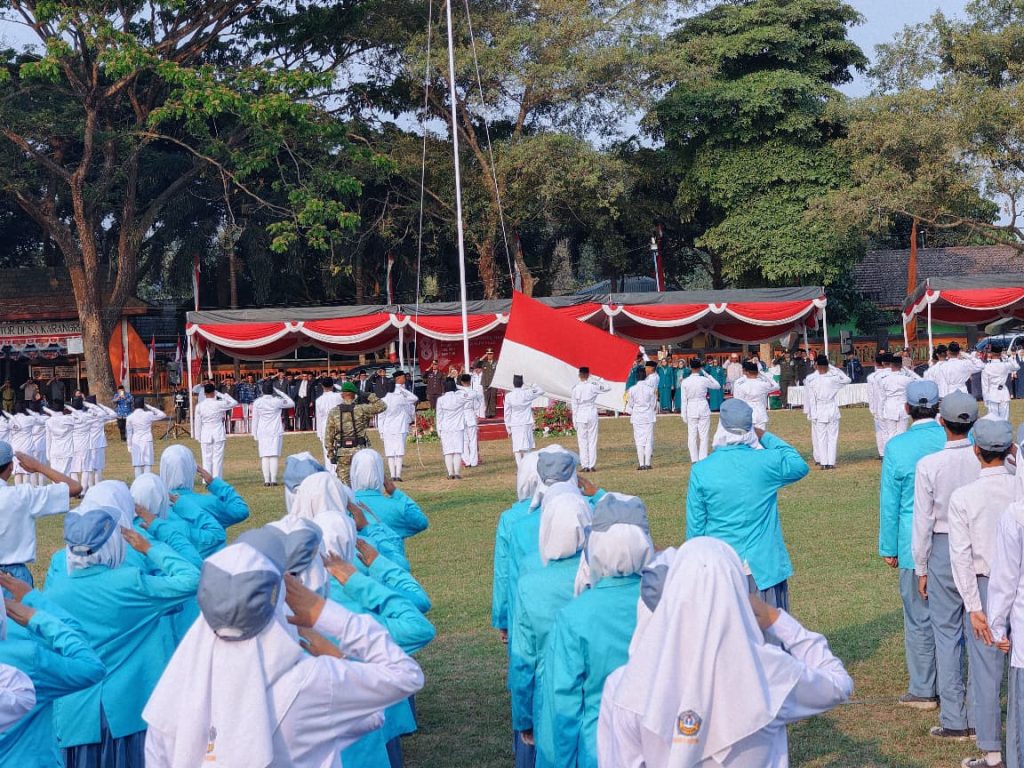 UPACARA PENGIBARAN BENDERA HUT RI KE-81 MERDEKA !!!! UPACARA PENGIBARAN BENDERA HUT RI KE-81 MERDEKA !!!!