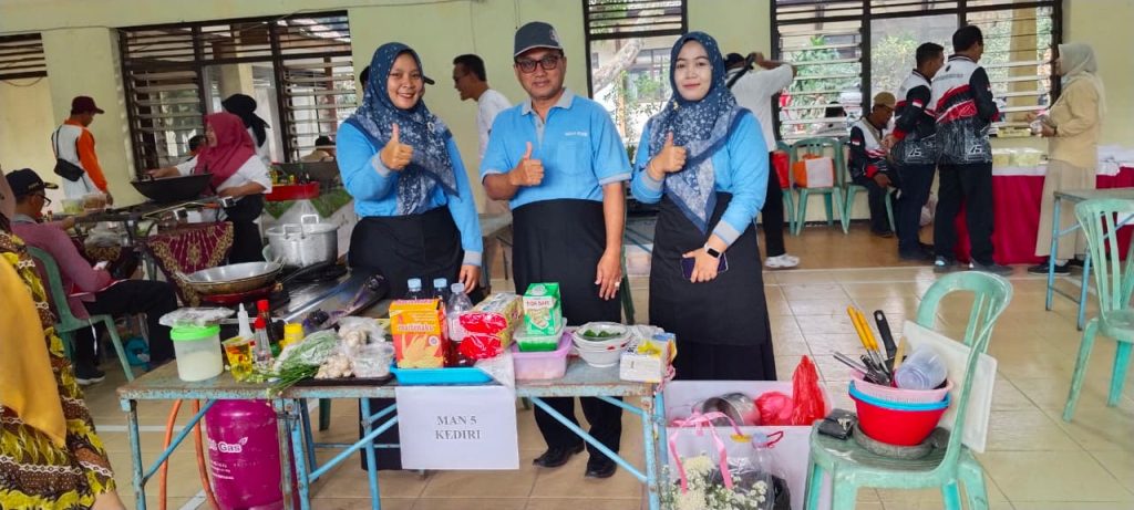 MAN 5 Kediri Ikuti Lomba Masak Semarak HUT ke-81 RI di Kecamatan Kandat